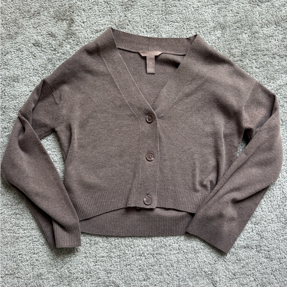 H&M button-up cropped cardigan sweater (size XS)